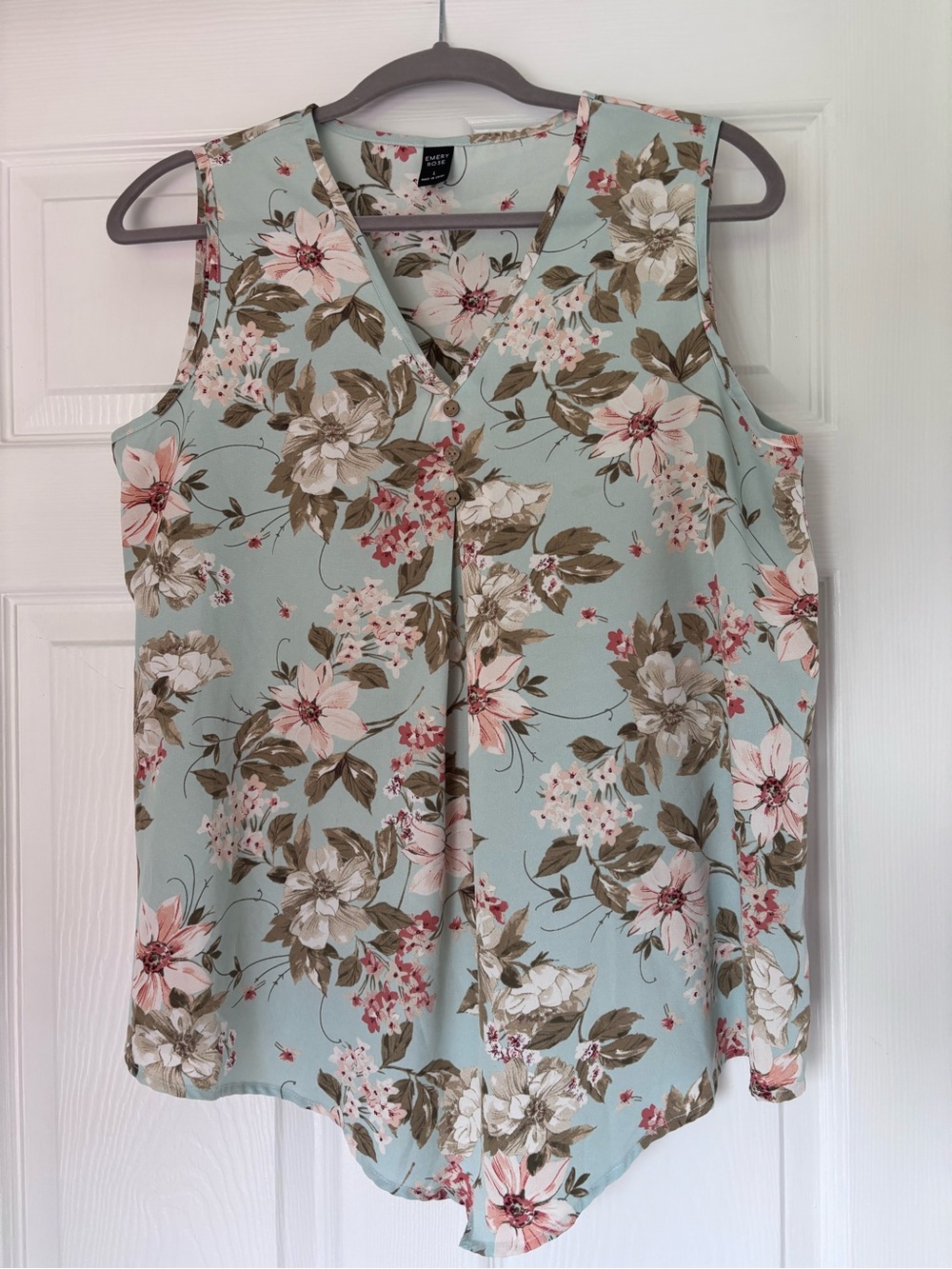 Women's Light Blue Floral V-Neck Sleeveless Top